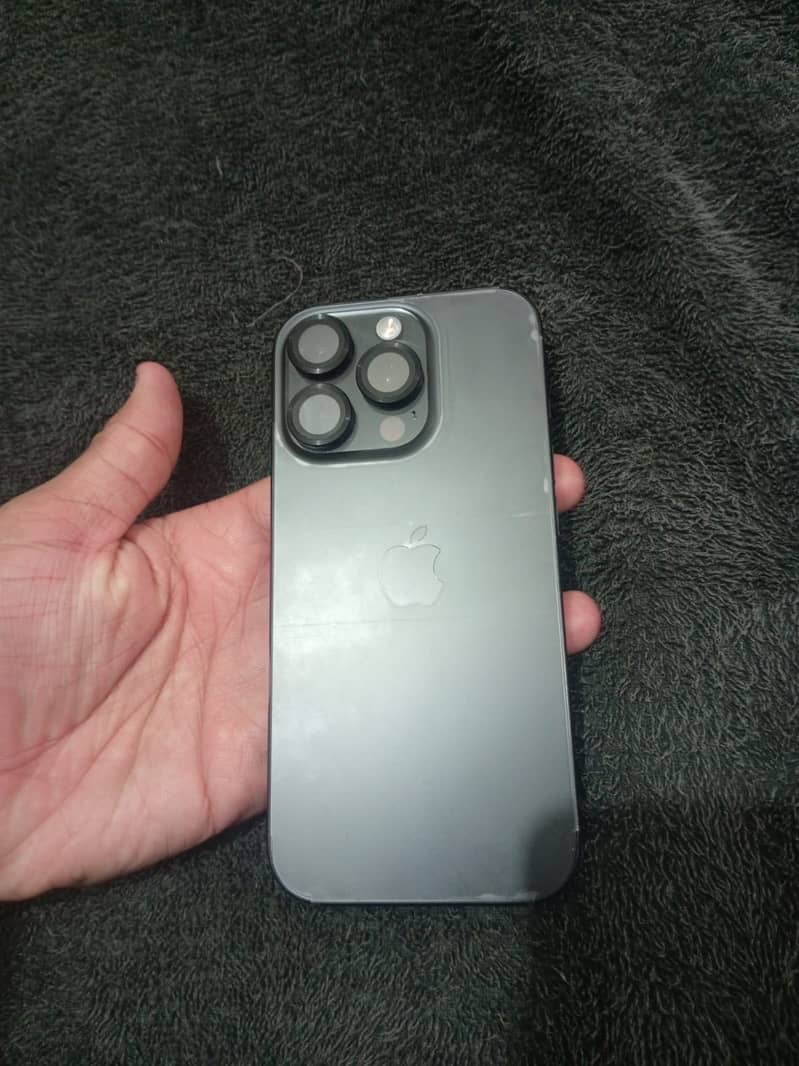 Apple iPhone 16 Pro 1