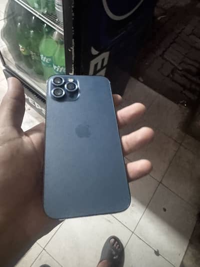 I phone 11 pro max 77 health minor crack on secreen no face id