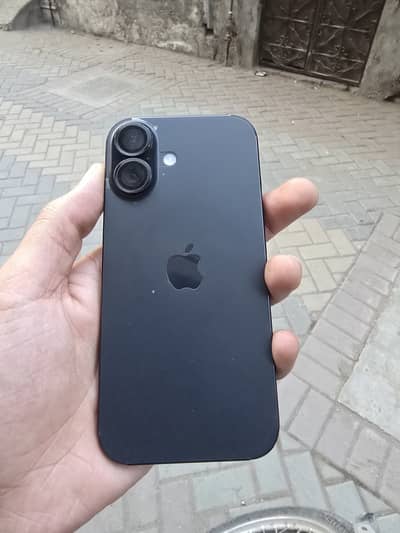 Apple iPhone 16