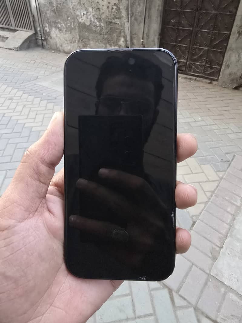 Apple iPhone 16 5
