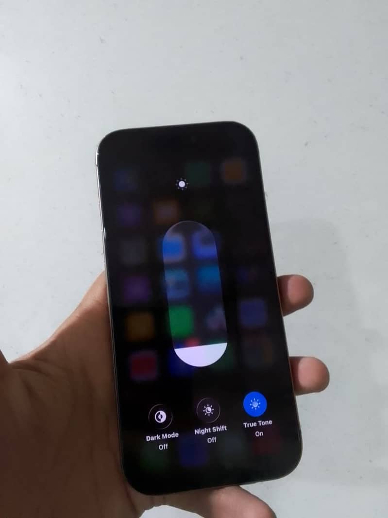 Apple iPhone 16 Pro 7