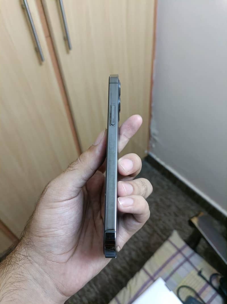 Apple iPhone 12 Pro 1