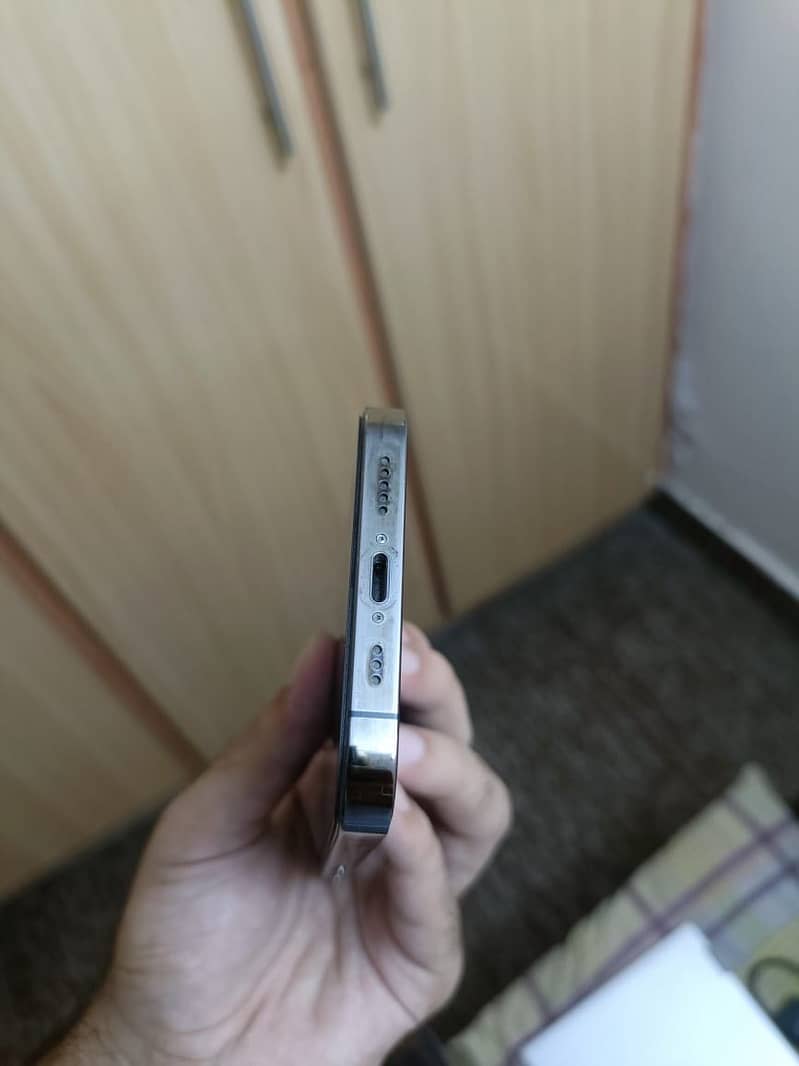 Apple iPhone 12 Pro 2