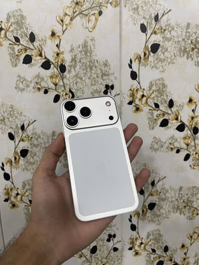 Apple iPhone Xr convert to  17 Pro