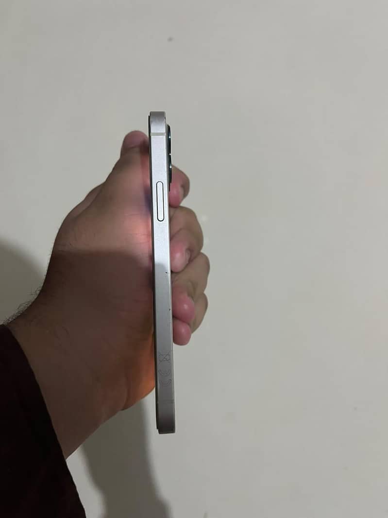 Apple iPhone 12 3