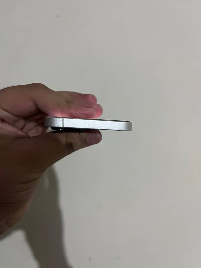 Apple iPhone 12 6