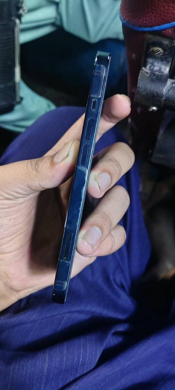 Apple iPhone 13 1
