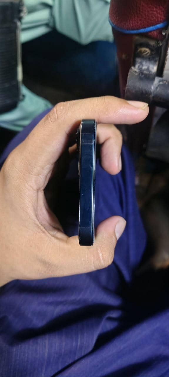 Apple iPhone 13 4
