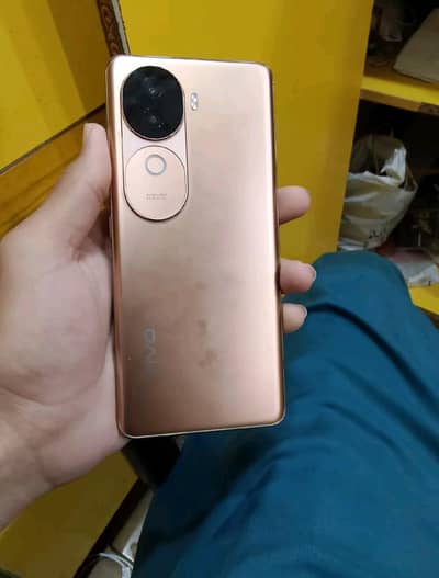 Vivo V40e
