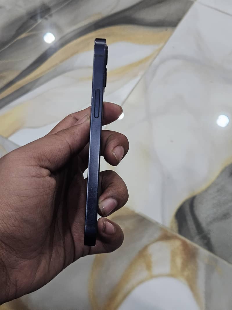 Apple iPhone 12 mini 1