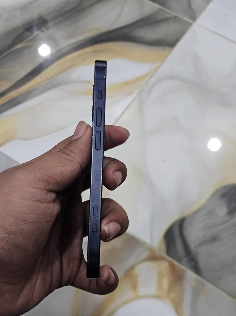 Apple iPhone 12 mini 3