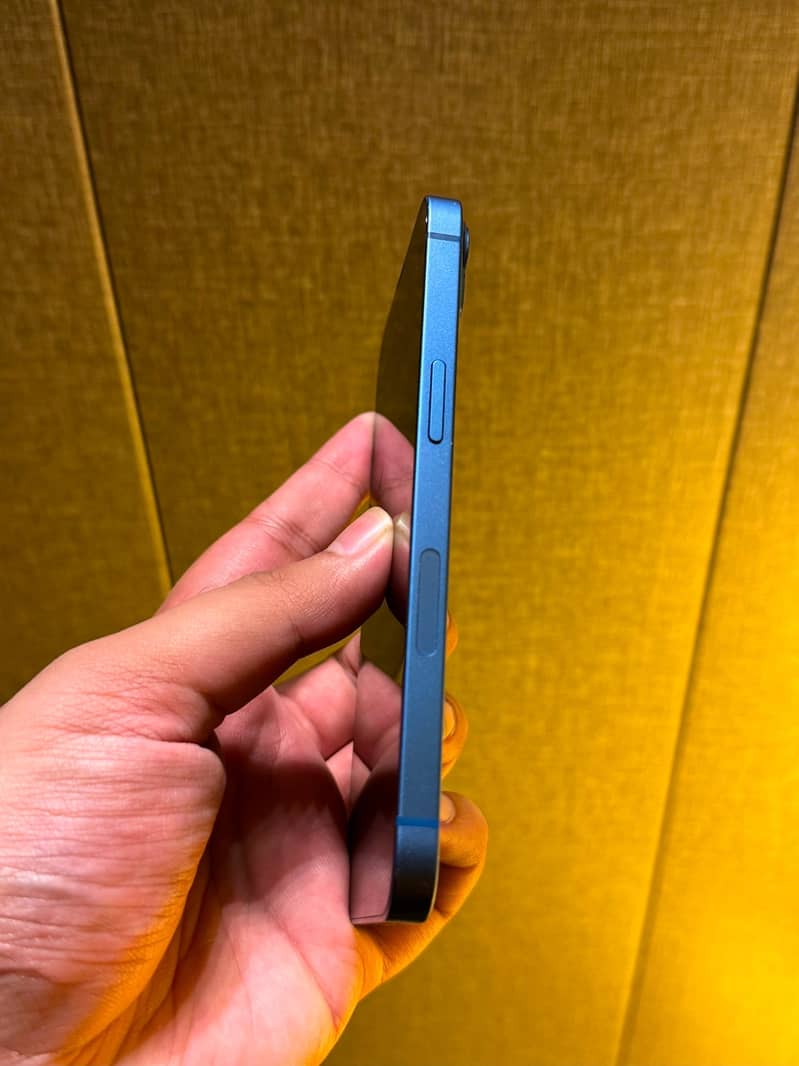 Apple iPhone 13 1
