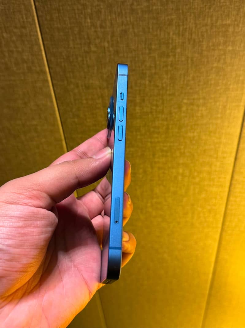 Apple iPhone 13 3