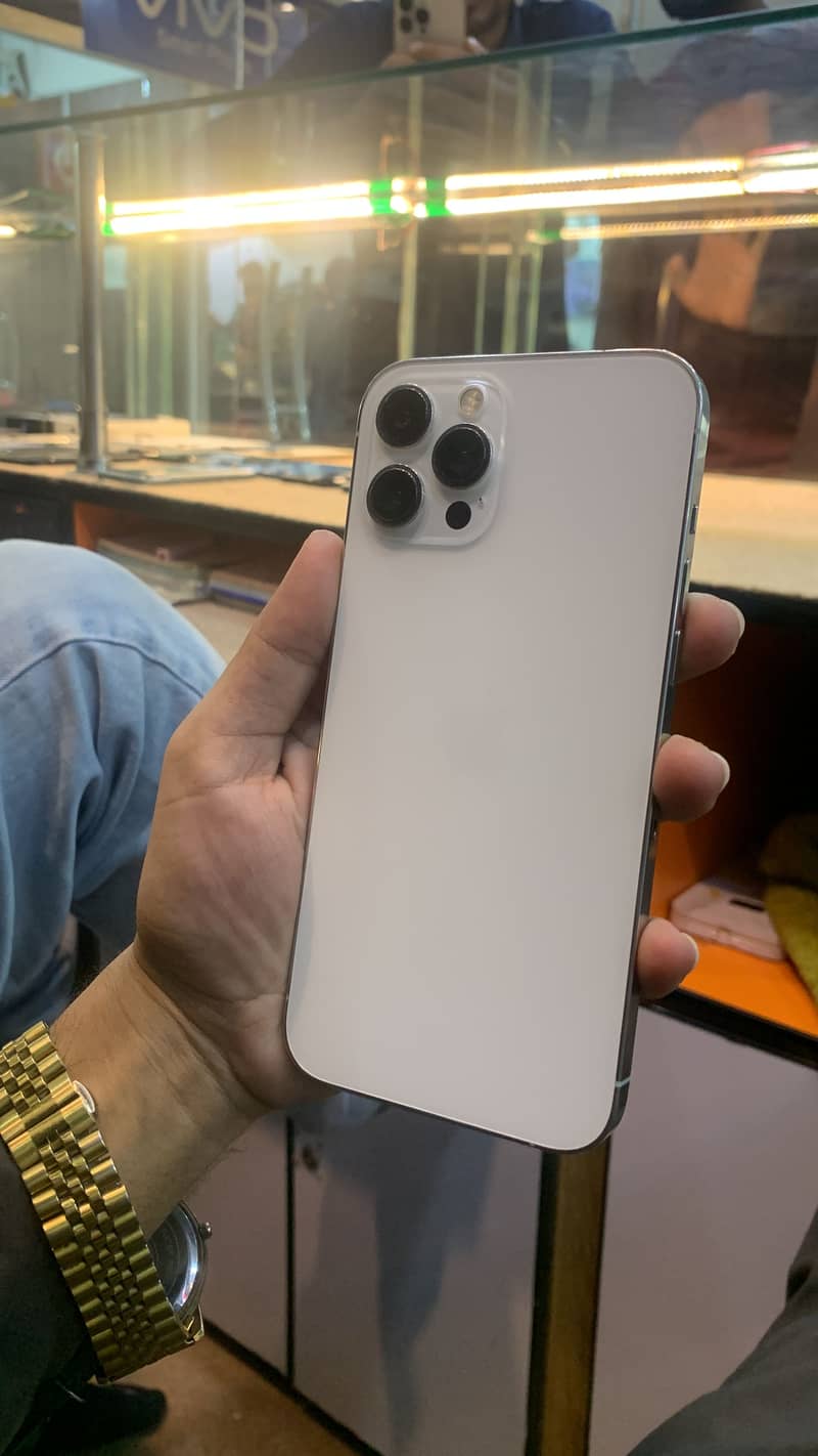 Apple iPhone 12 Pro Max 2