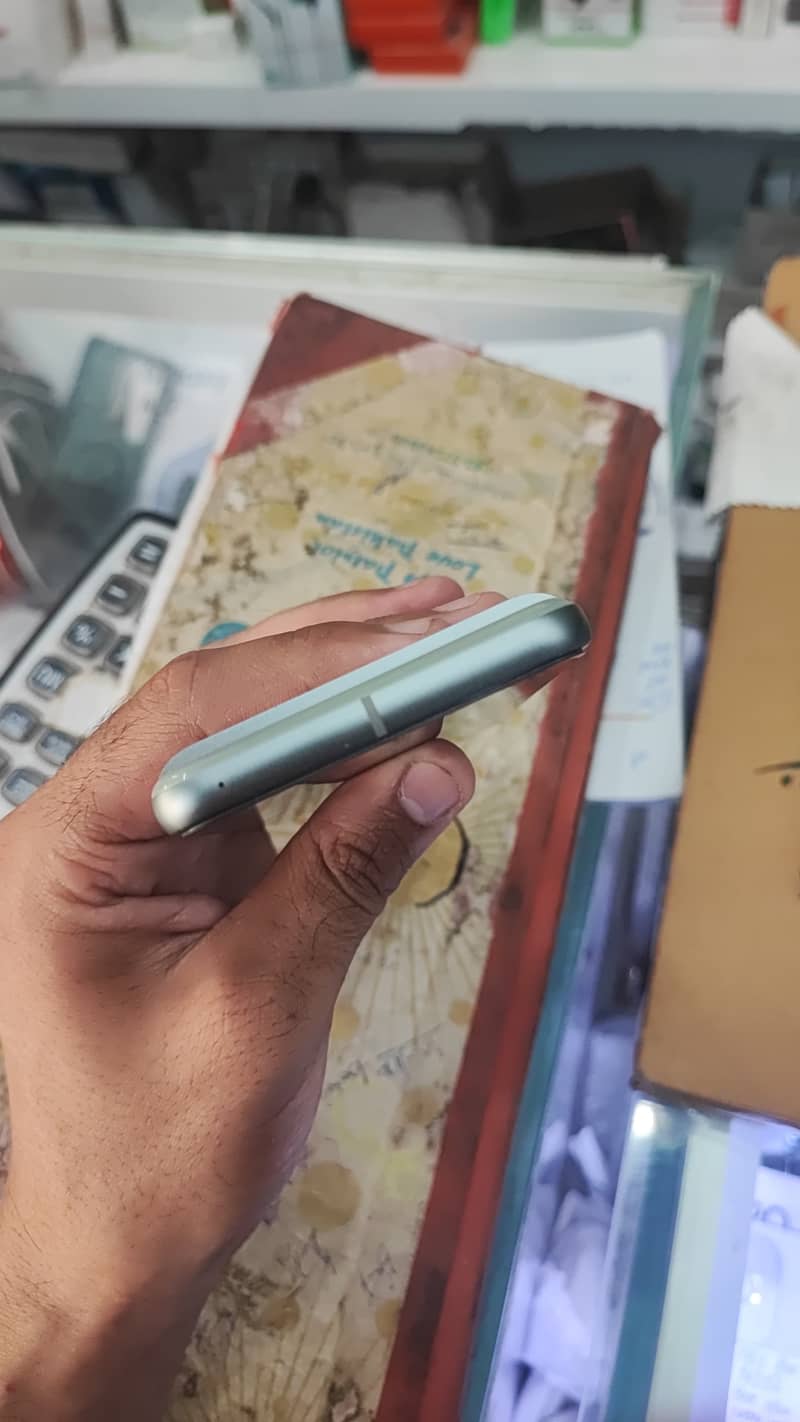 Google Pixel 8 2