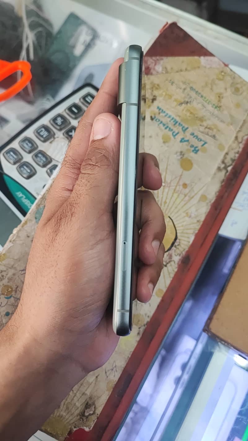Google Pixel 8 4