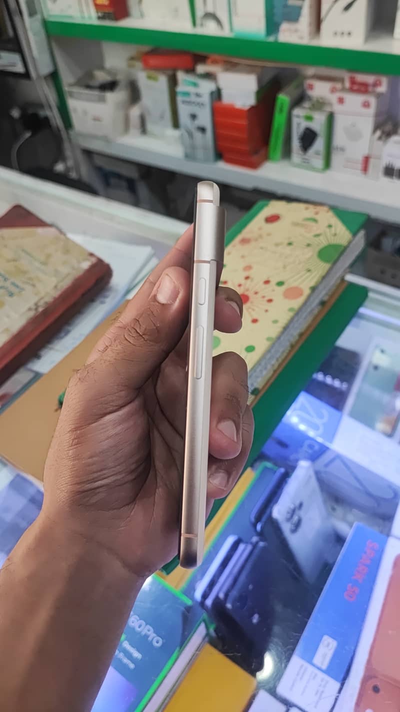 Google Pixel 8 5