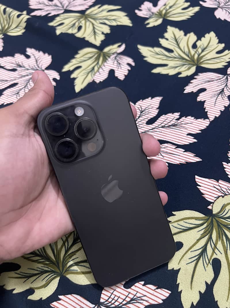 Apple iPhone 15 Pro 0