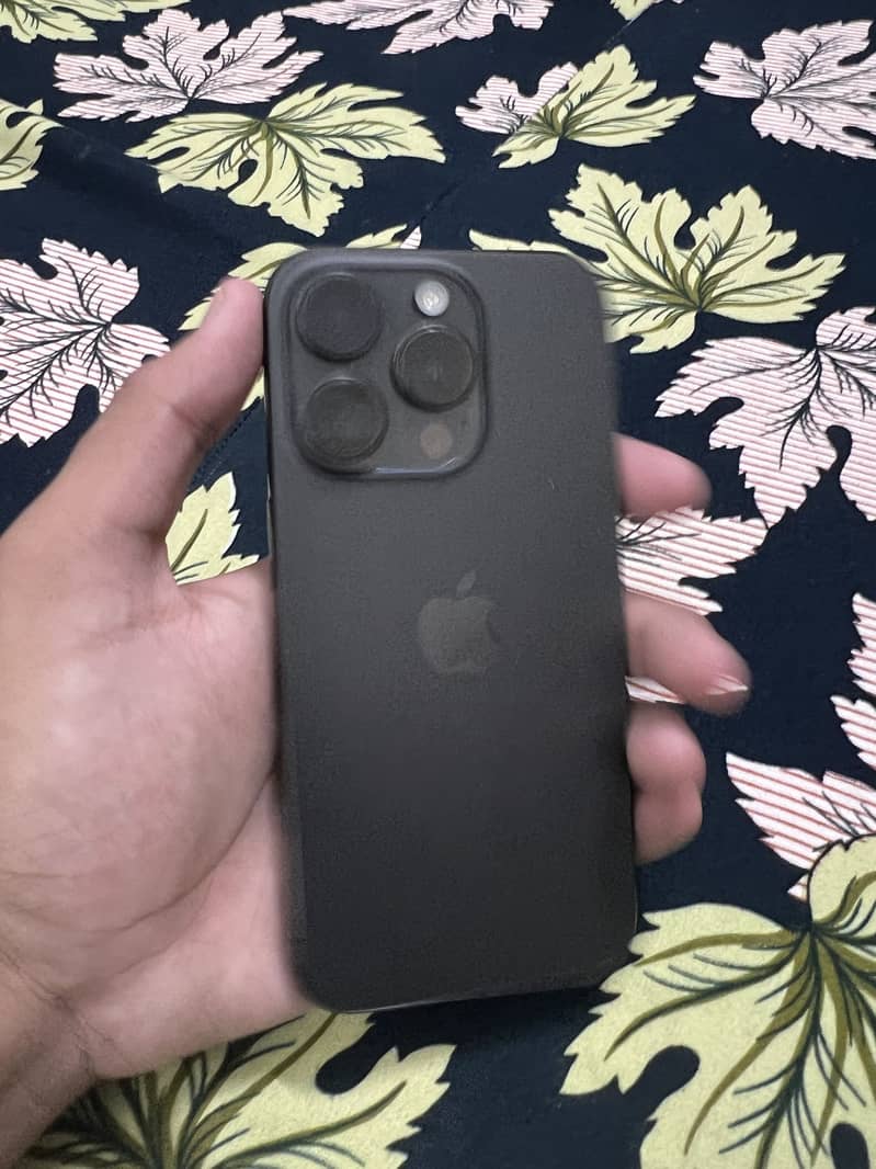 Apple iPhone 15 Pro 3