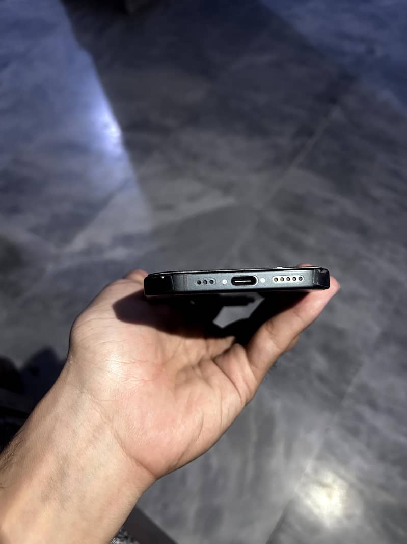 Apple iPhone 15 2