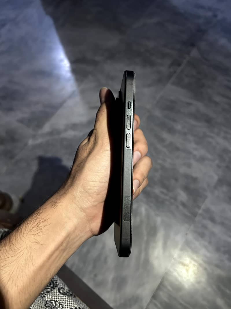 Apple iPhone 15 3