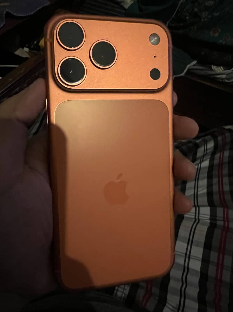 Apple iPhone 17 Pro Max 0