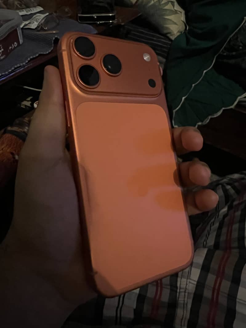 Apple iPhone 17 Pro Max 3