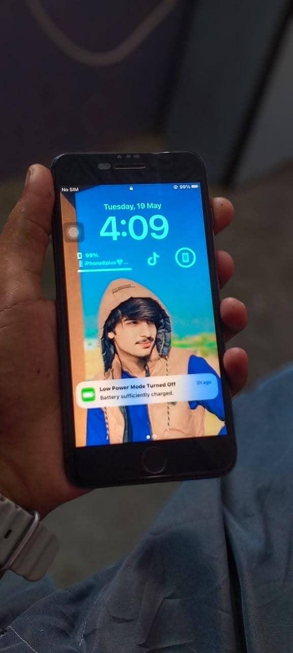 Apple iPhone 8 Plus 4