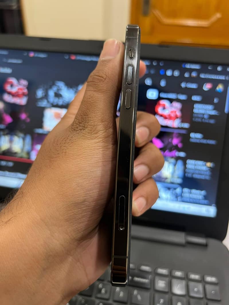 Apple iPhone 12 Pro 3