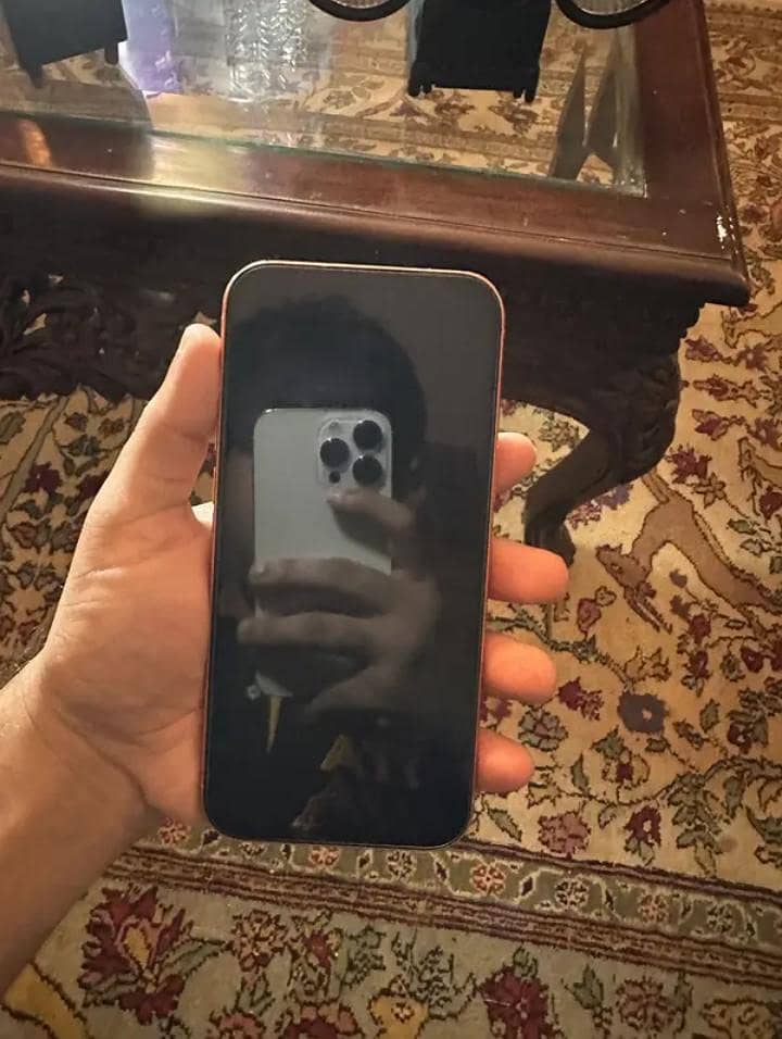 Apple iPhone 17 Pro Max 4