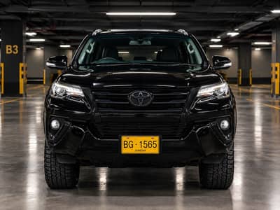 Toyota Fortuner V 2017 4x4 Petrol