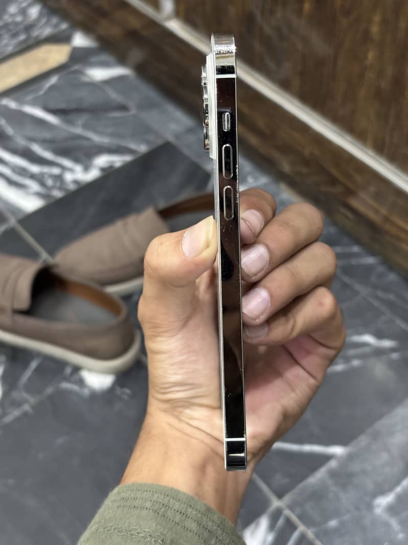 Apple iPhone 14 Pro Max 5