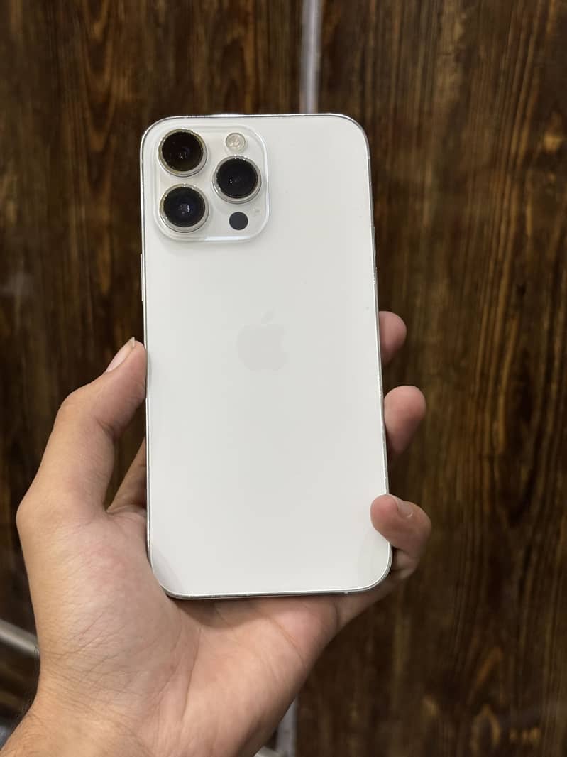 Apple iPhone 14 Pro Max 6