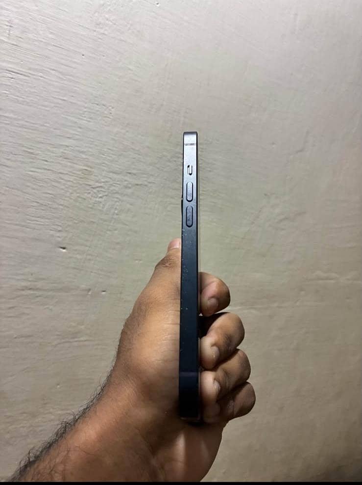 Apple iPhone 14 3
