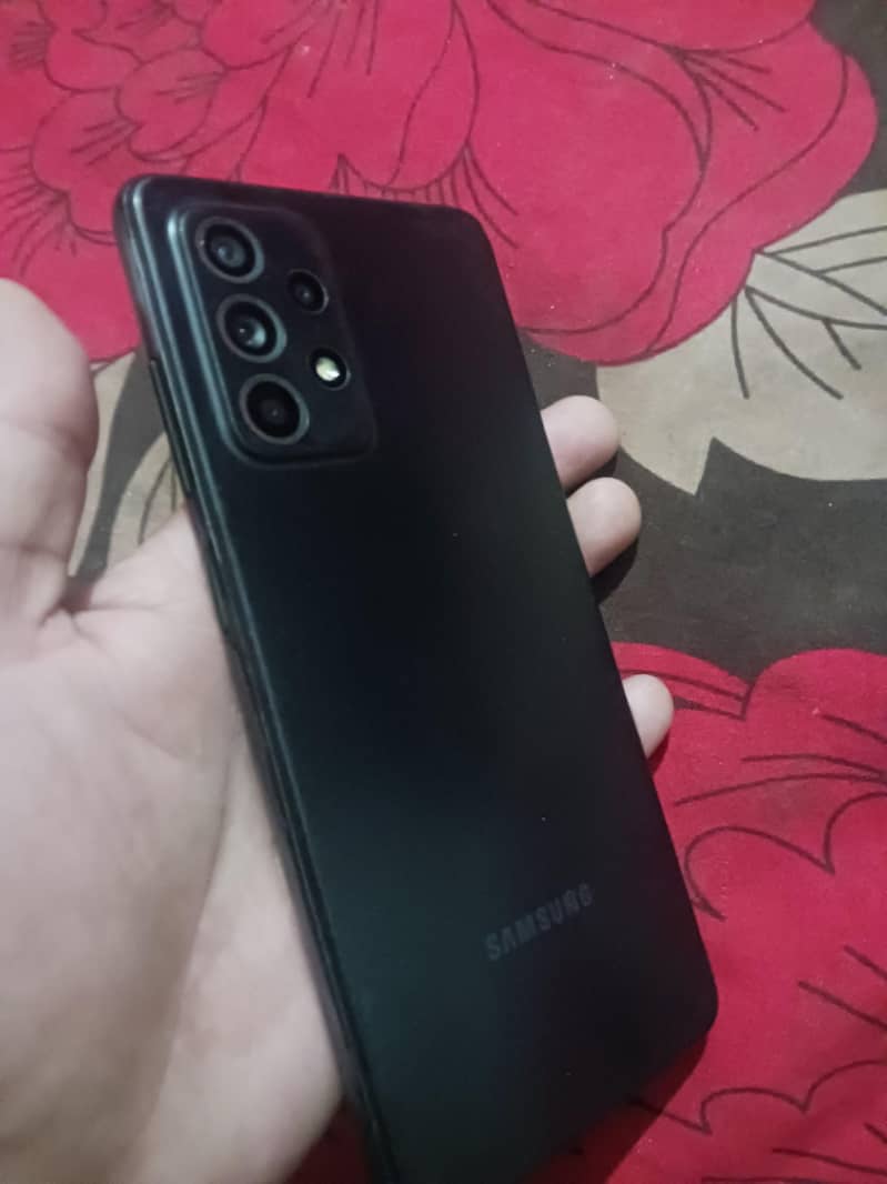 Samsung Mobile A52 1