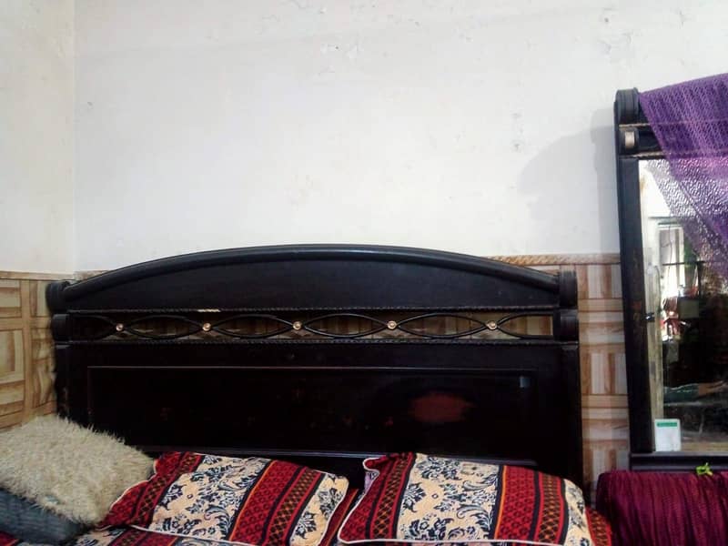 bed dressing table 0
