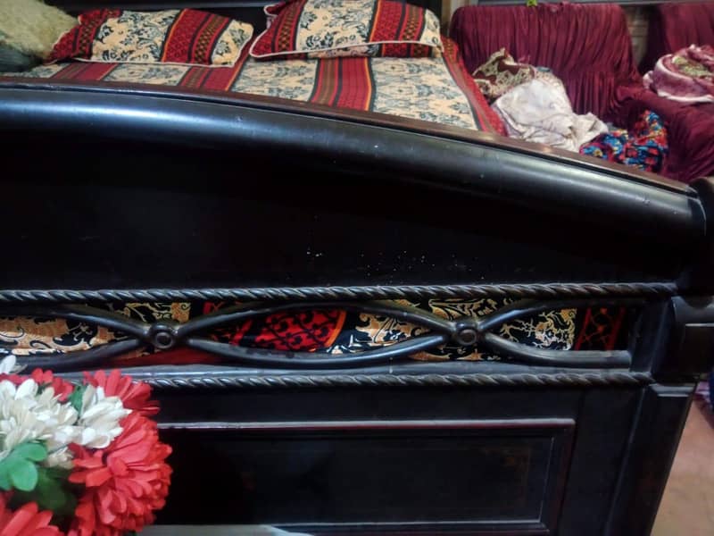 bed dressing table 1