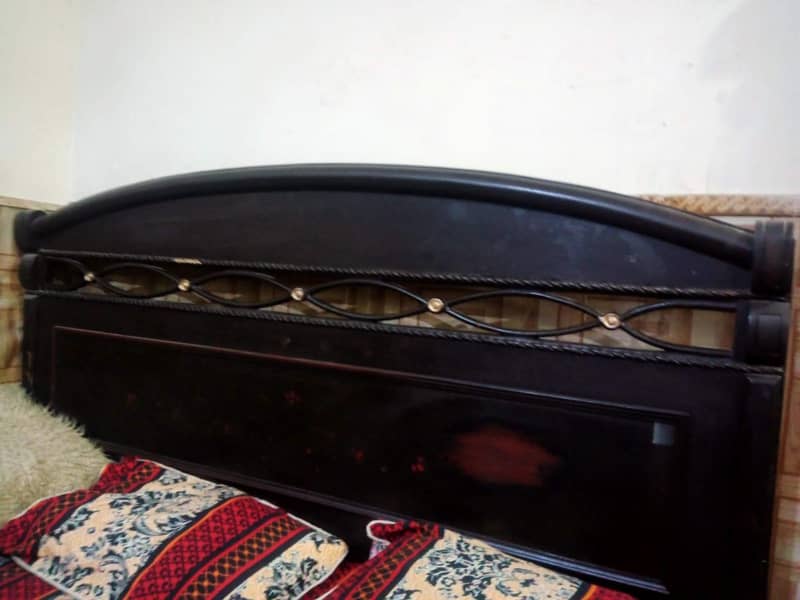 bed dressing table 3