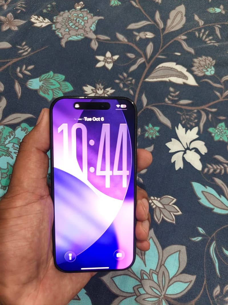 Apple iPhone 16 Pro 2