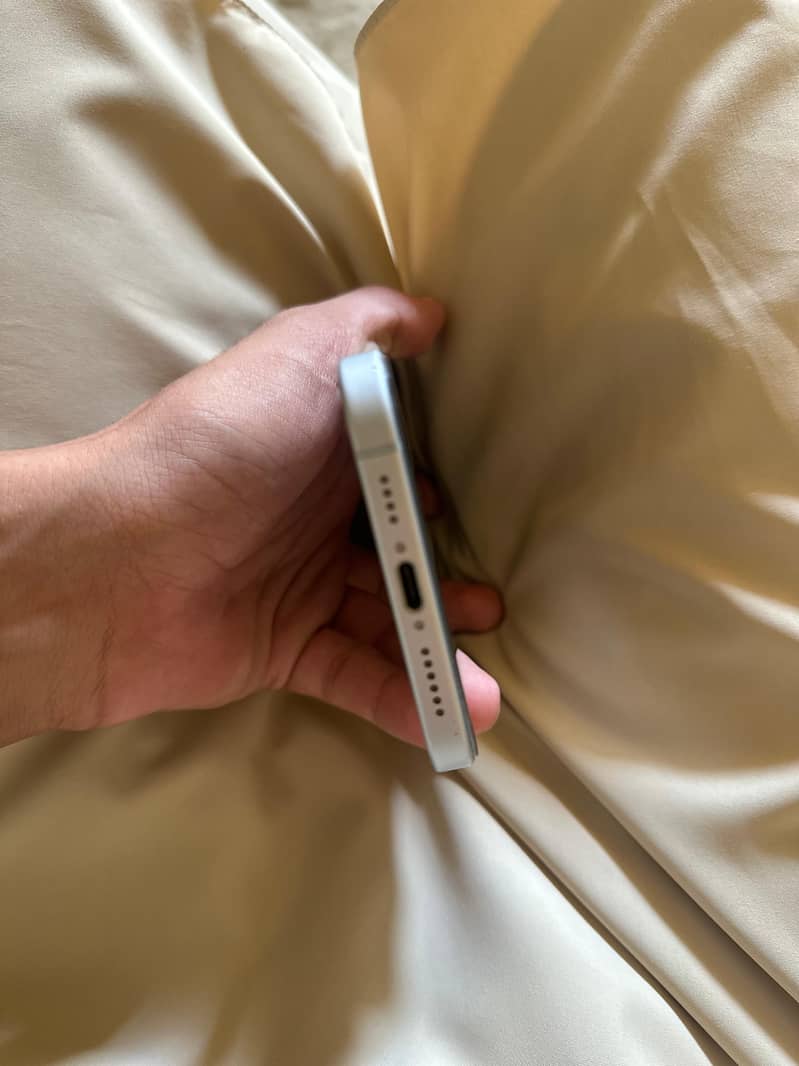 Apple iPhone 15 plus 3
