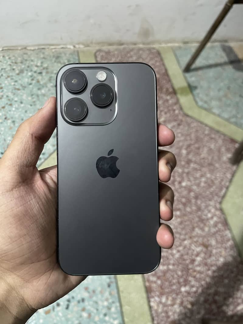 Apple iPhone 15 Pro 1