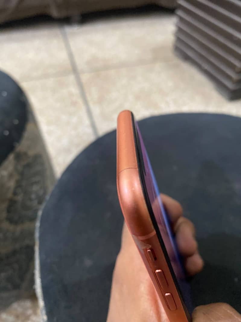 Apple iPhone XR 4
