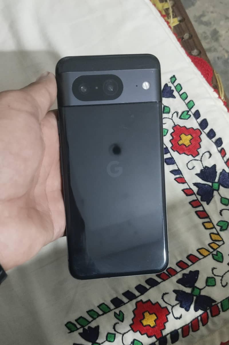 Google Pixel 8 4