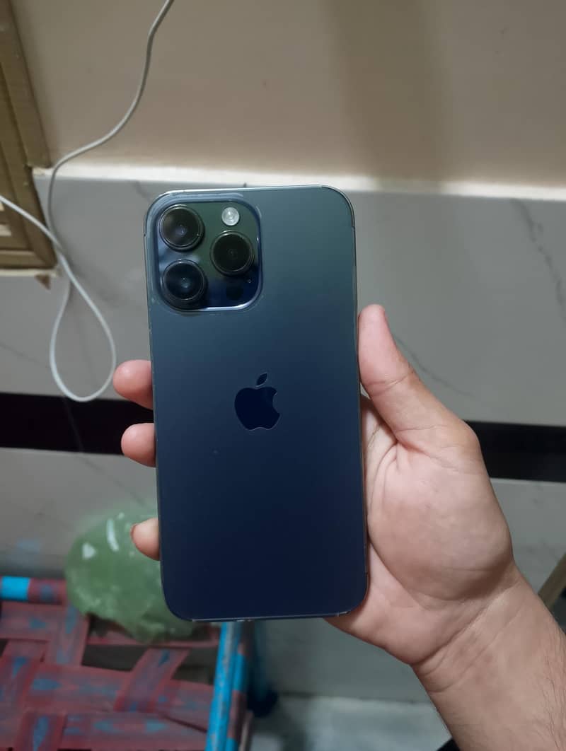 Apple iPhone 14 Pro Max 0