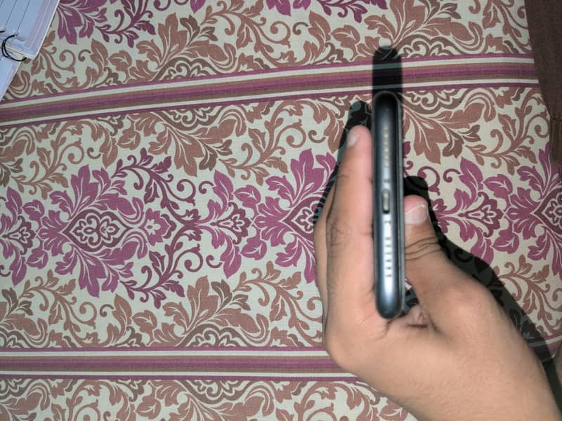 Apple iPhone 11 3