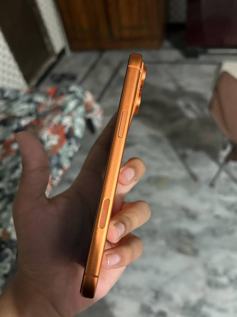 Apple iPhone 17 Pro Max 2