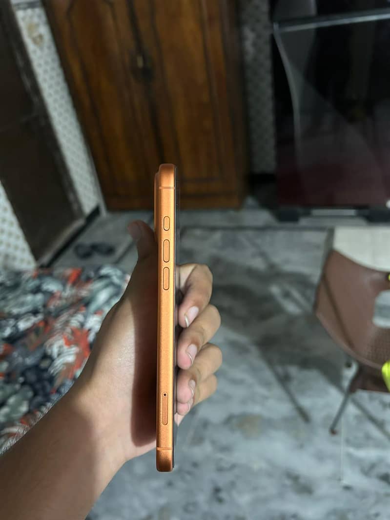 Apple iPhone 17 Pro Max 4