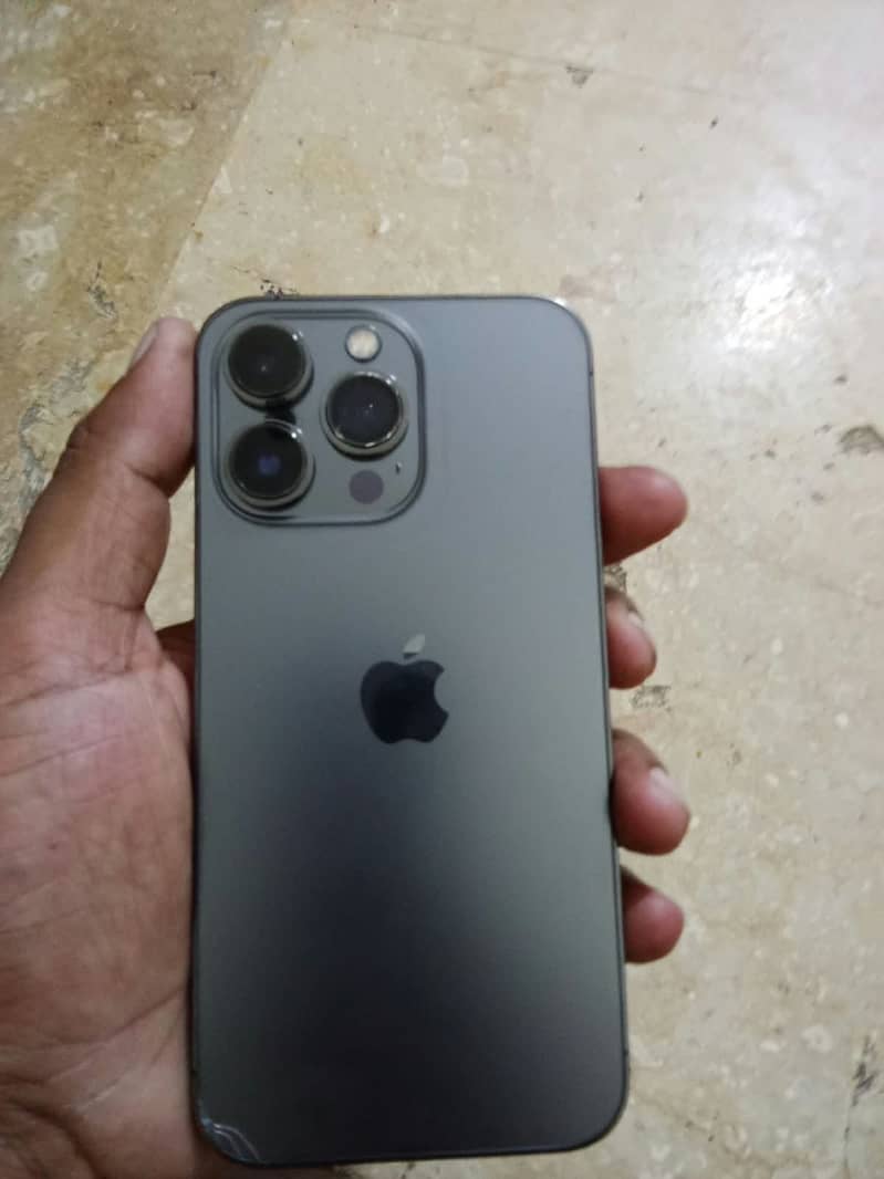 Apple iPhone 13 6