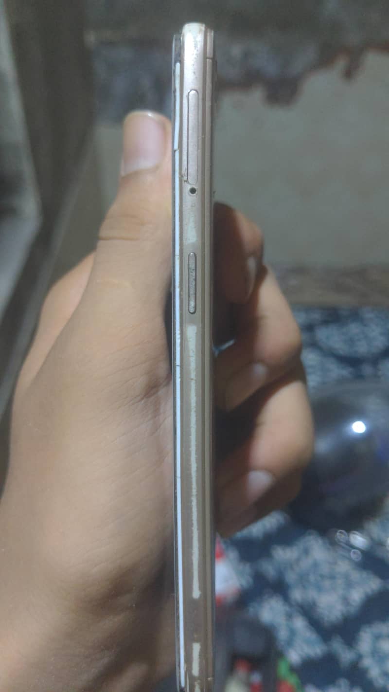 OPPO A37 1
