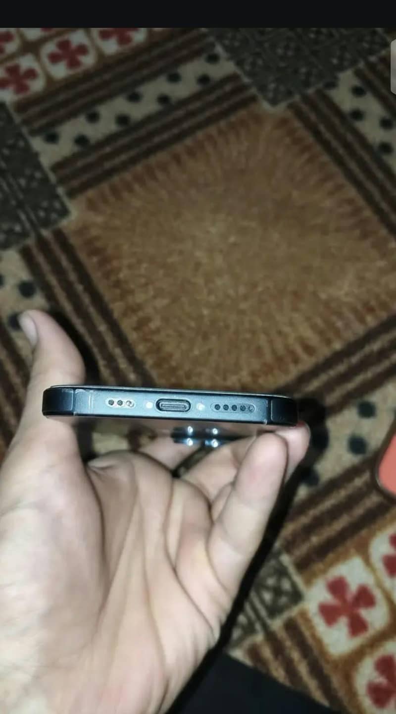 Apple iPhone 15 5